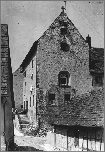 Die Ostfassade der Kapuzinerkirche vor der Restaurierung. Aufnahme frühes 20.Jahrhundert. Ostfassade der Kapuzinerkirche